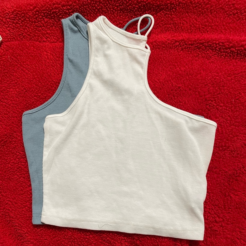 Set of cropped tanks